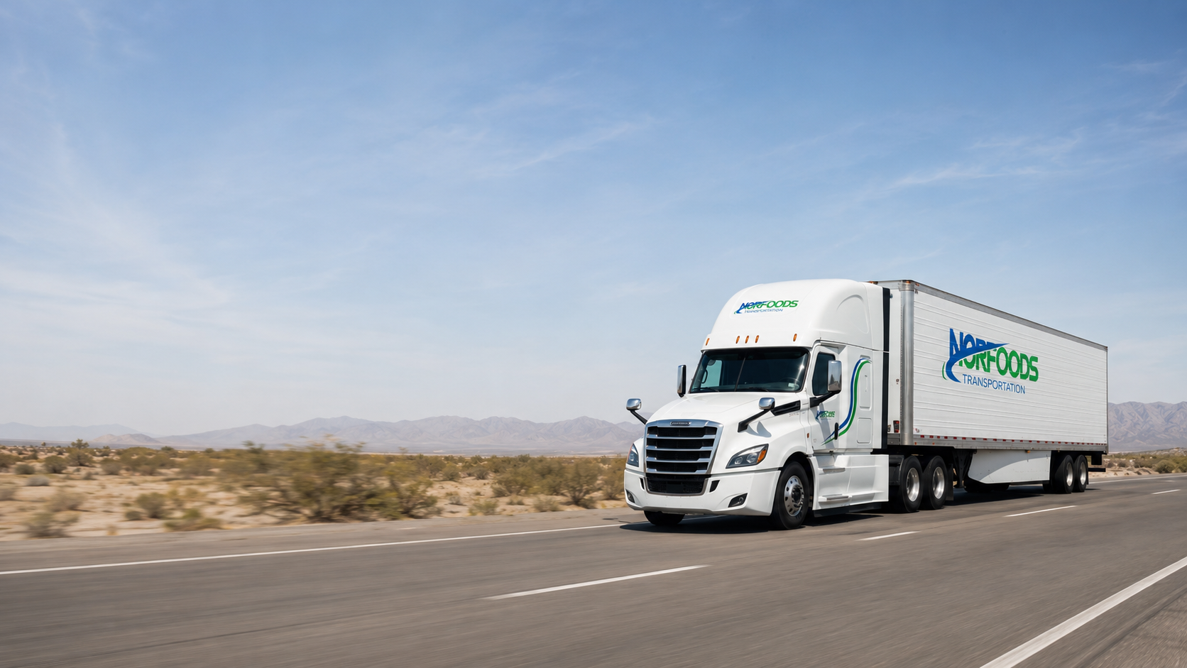 Tráiler refrigerado Norfoods Transportation en carretera